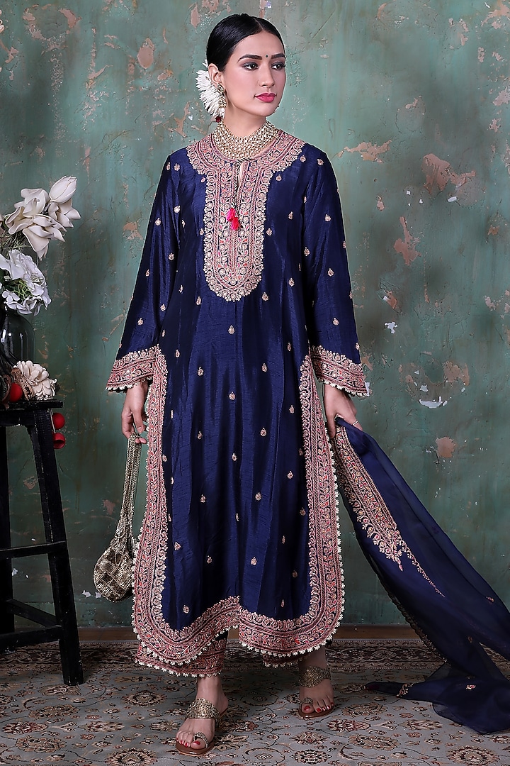 Blue Embroidered Kurta Set by Niti Bothra at Pernia's Pop Up Shop