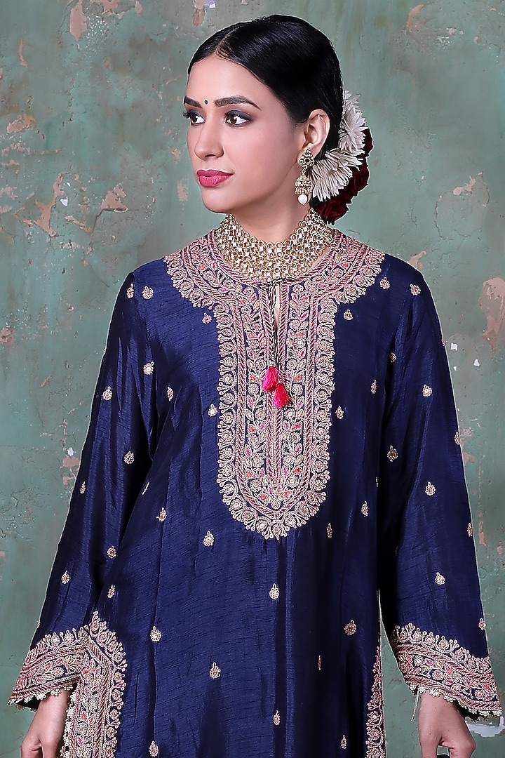 Blue Embroidered Kurta Set by Niti Bothra at Pernia's Pop Up Shop