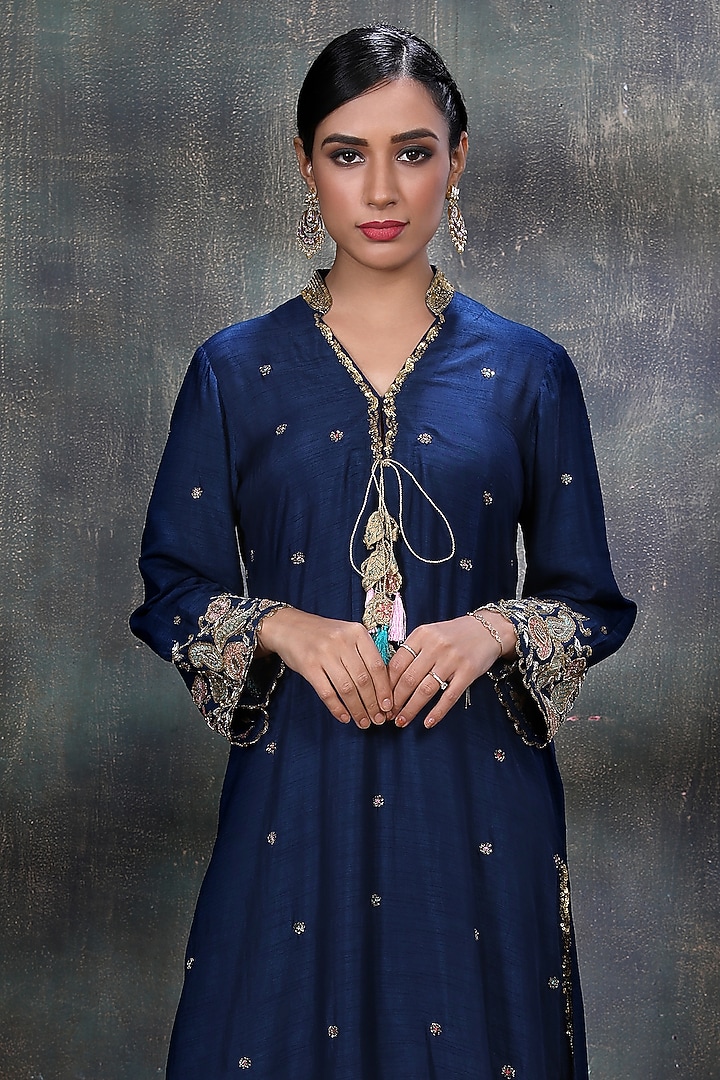 Blue Embellished Kurta Set by Niti Bothra at Pernia's Pop Up Shop