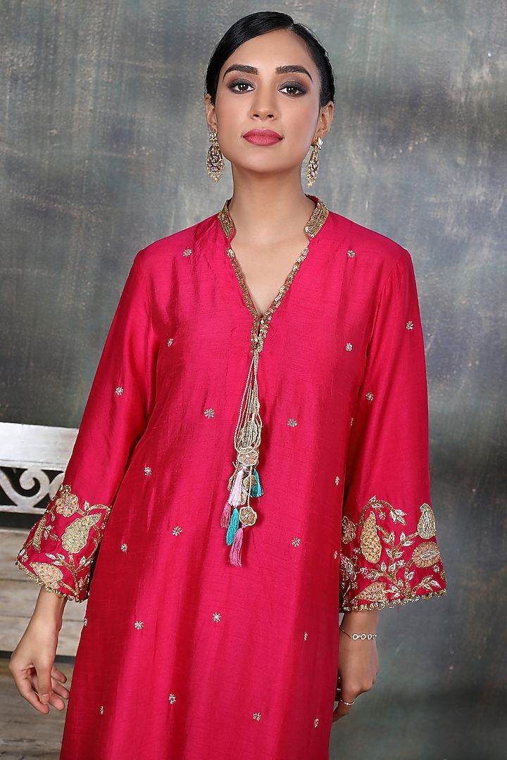 Pink Embellished Kurta Set by Niti Bothra at Pernia's Pop Up Shop