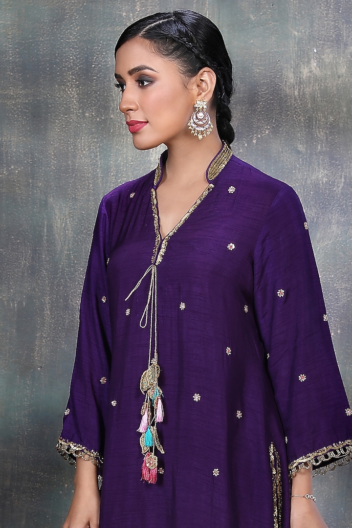 Violet Applique Embellished Kurta Set by Niti Bothra at Pernia's Pop Up Shop