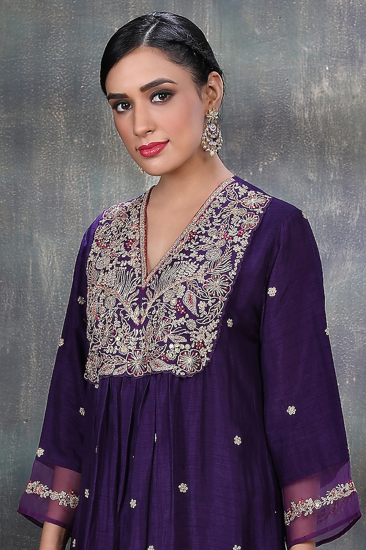 Violet Kurta Set With Embroidery by Niti Bothra at Pernia's Pop Up Shop