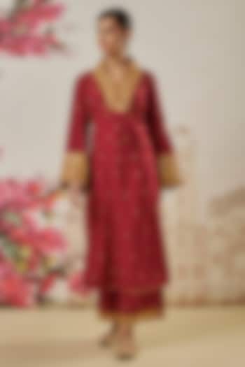 Maroon Silk Zari Embroidered Kurta Set by Niti Bothra at Pernia's Pop Up Shop