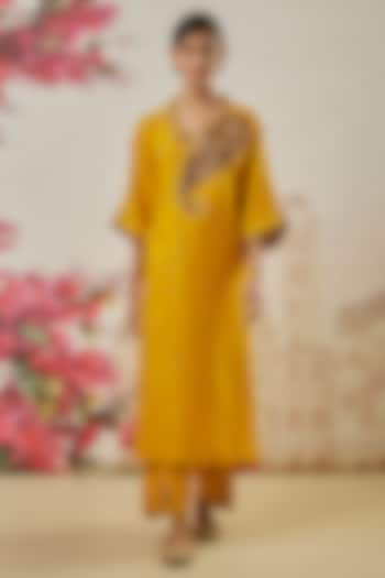 Yellow Silk Zari Embroidered Kurta Set by Niti Bothra at Pernia's Pop Up Shop