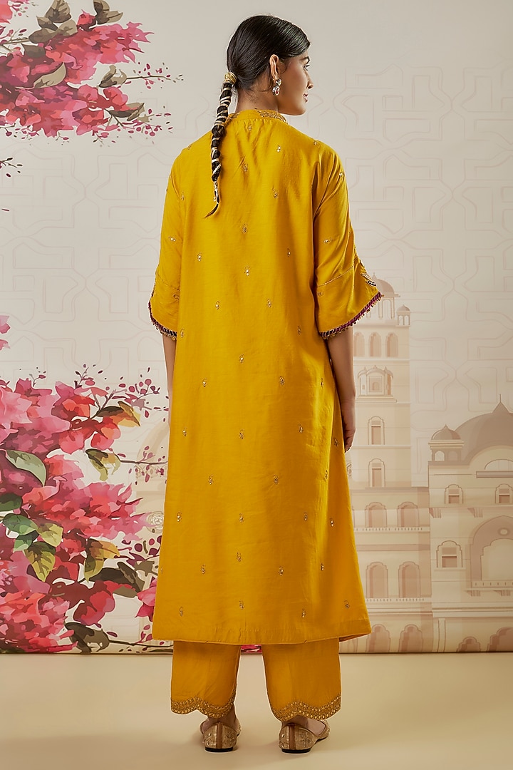 Yellow Silk Zari Embroidered Kurta Set by Niti Bothra at Pernia's Pop Up Shop