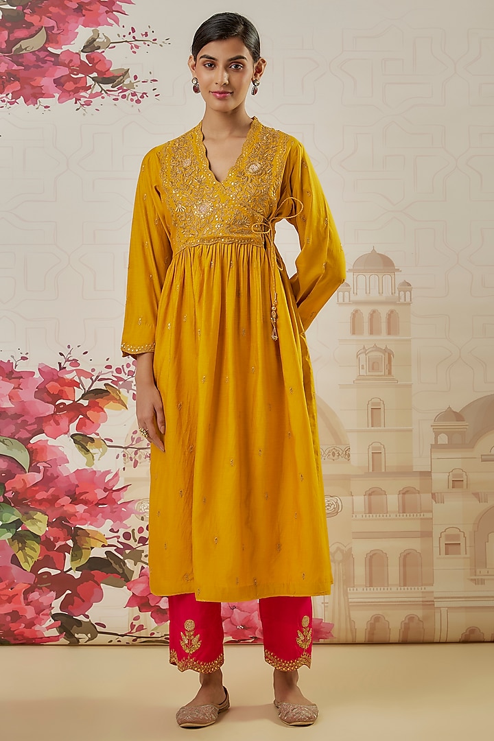 Yellow Silk Zari Embroidered Kurta Set by Niti Bothra at Pernia's Pop Up Shop