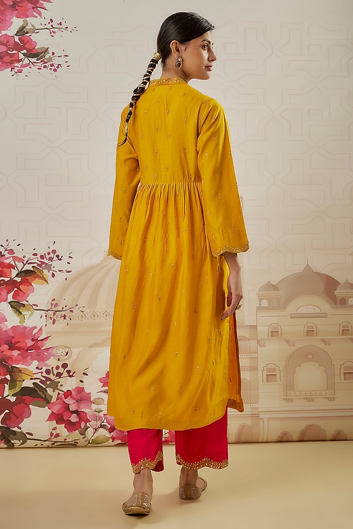 Yellow Silk Zari Embroidered Kurta Set by Niti Bothra at Pernia's Pop Up Shop
