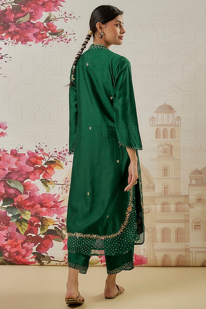 Green Silk Sequins & Pearl Embroidered Kurta Set by Niti Bothra at Pernia's Pop Up Shop
