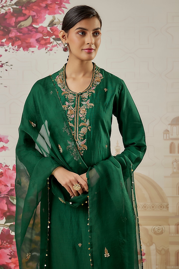 Green Silk Sequins & Pearl Embroidered Kurta Set by Niti Bothra at Pernia's Pop Up Shop