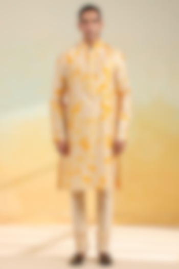 Beige & Yellow Silk Chanderi Shibori Printed & Thread Embroidered Kurta Set by Niti Bothra Men at Pernia's Pop Up Shop