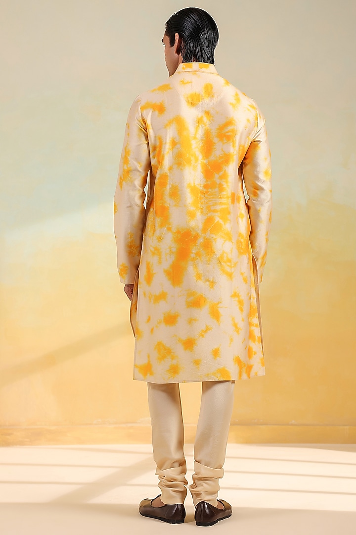 Beige & Yellow Silk Chanderi Shibori Printed & Thread Embroidered Kurta Set by Niti Bothra Men at Pernia's Pop Up Shop