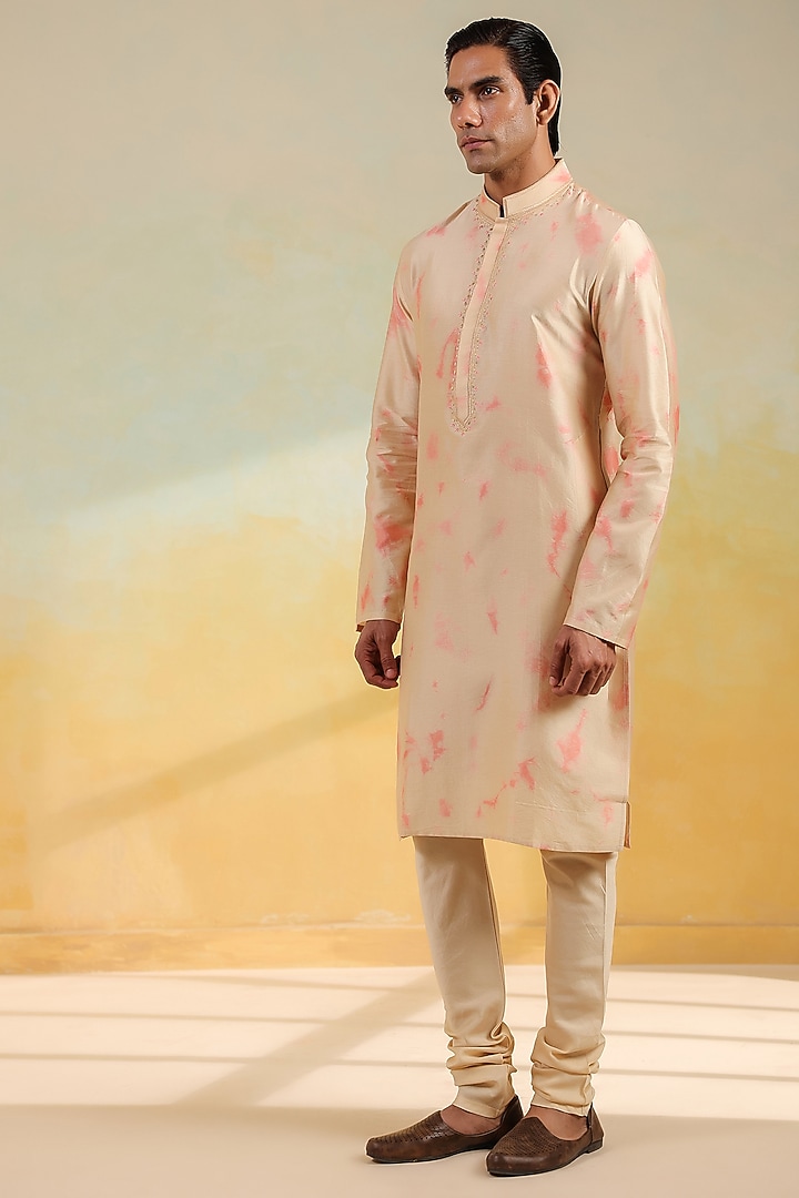 Beige & Pink Silk Chanderi Shibori Printed & Thread Embroidered Kurta Set by Niti Bothra Men at Pernia's Pop Up Shop