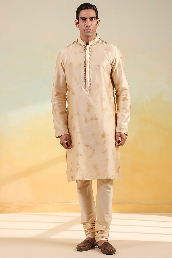 Beige Ombre Silk Chanderi Printed & Embroidered Kurta Set by Niti Bothra Men at Pernia's Pop Up Shop