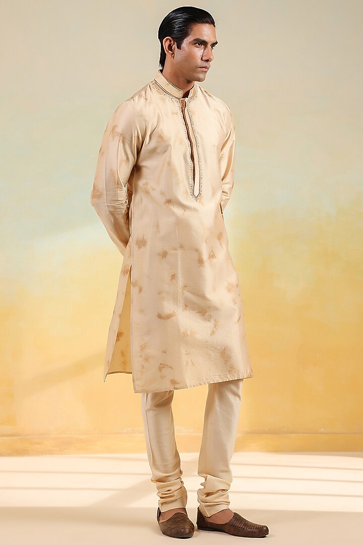 Beige Ombre Silk Chanderi Printed & Embroidered Kurta Set by Niti Bothra Men at Pernia's Pop Up Shop