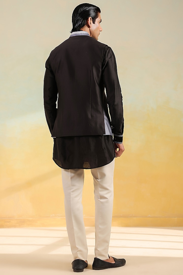 Black & Grey Chanderi Silk Hand-Dyed Ombre Bundi Jacket Set by Niti Bothra Men at Pernia's Pop Up Shop