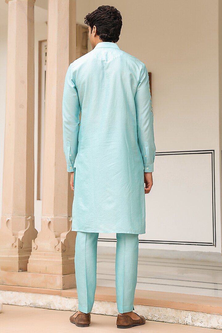 Light Blue Chanderi Silk Floral Thread Embroidered Kurta Set by Niti Bothra Men at Pernia's Pop Up Shop