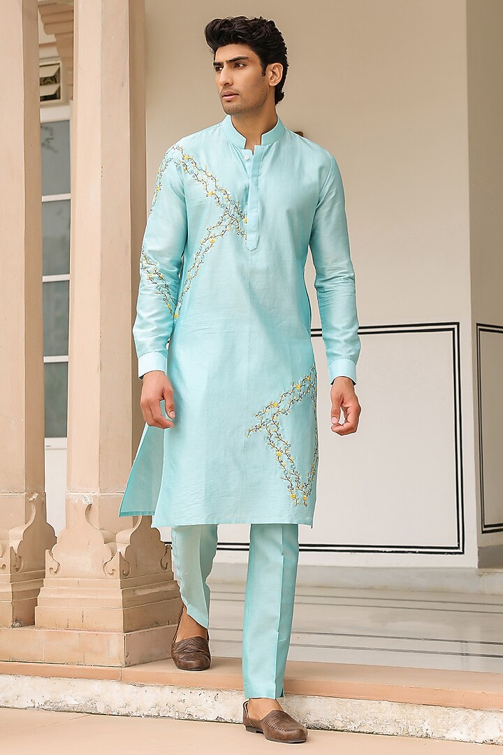 Light Blue Chanderi Silk Floral Thread Embroidered Kurta Set by Niti Bothra Men at Pernia's Pop Up Shop