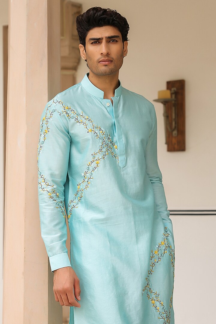 Light Blue Chanderi Silk Floral Thread Embroidered Kurta Set by Niti Bothra Men at Pernia's Pop Up Shop