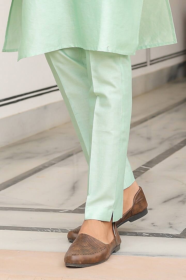 Mint Green Chanderi Silk Thread Embroidered Kurta Set by Niti Bothra Men at Pernia's Pop Up Shop