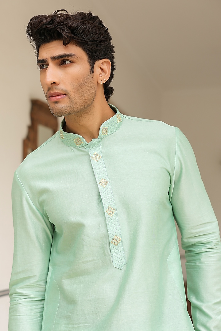 Mint Green Chanderi Silk Thread Embroidered Kurta Set by Niti Bothra Men at Pernia's Pop Up Shop
