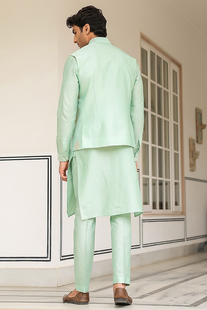 Mint Green Chanderi Silk Thread Embroidered Bundi Jacket Set by Niti Bothra Men at Pernia's Pop Up Shop