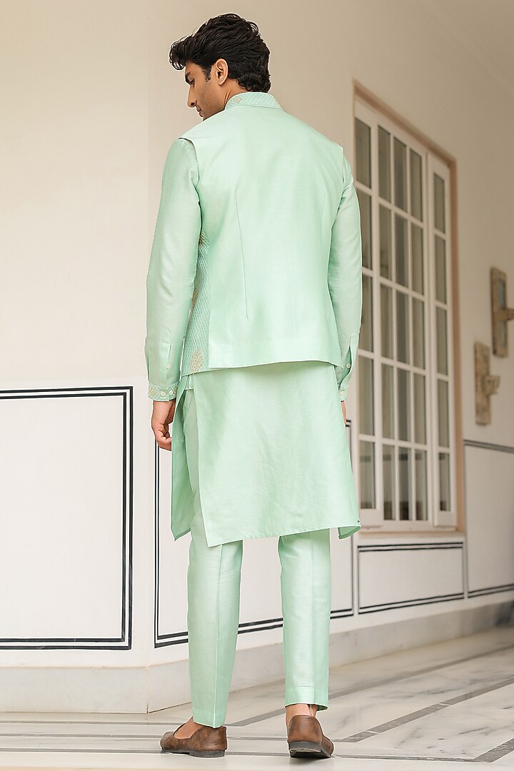 Mint Green Chanderi Silk Thread Embroidered Bundi Jacket by Niti Bothra Men at Pernia's Pop Up Shop