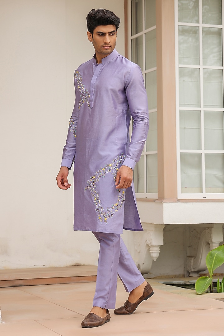 Lilac Chanderi Silk Floral Thread Embroidered Kurta Set by Niti Bothra Men at Pernia's Pop Up Shop