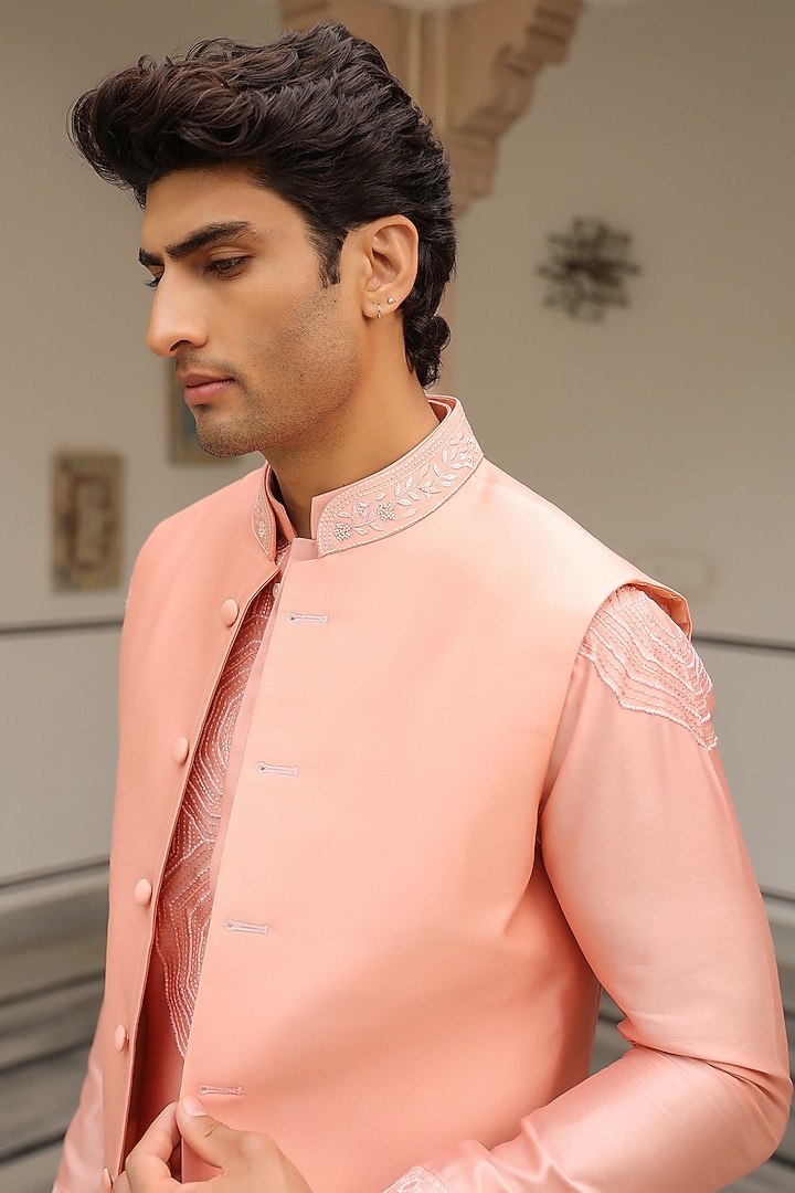 Peach Chanderi Silk Floral Thread Embroidered Bundi Jacket by Niti Bothra Men at Pernia's Pop Up Shop