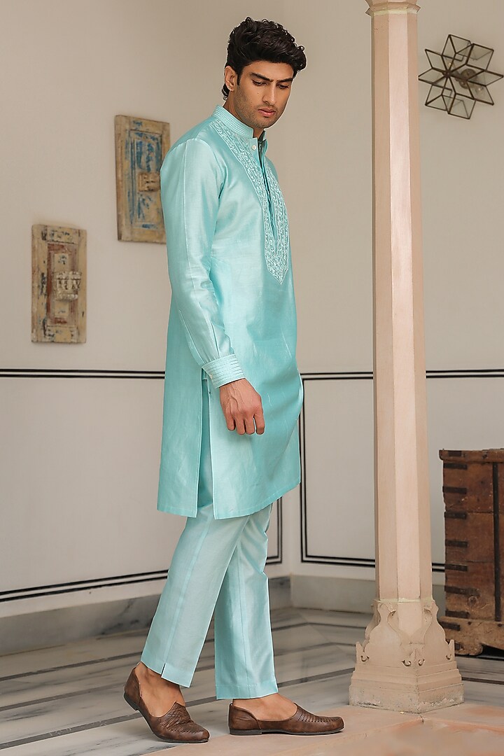 Light Blue Chanderi Silk Thread Embroidered Kurta Set by Niti Bothra Men at Pernia's Pop Up Shop
