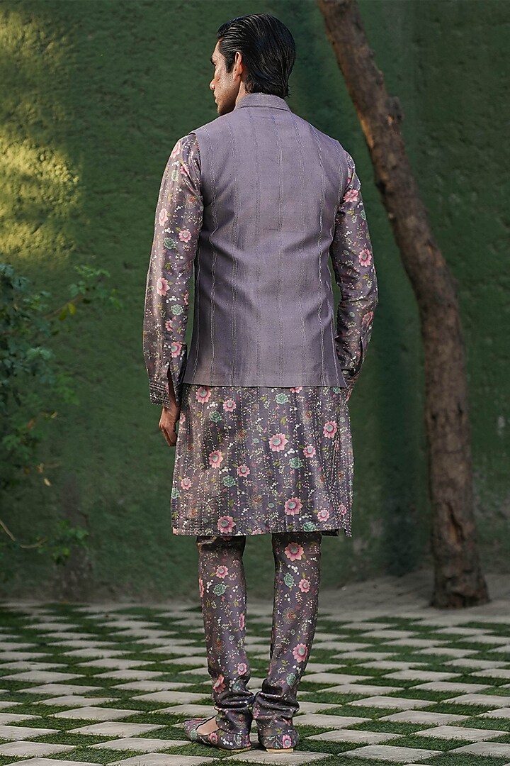 Purple Fine Silk Chanderi Kantha Stitch Embroidered Bundi Jacket by Niti Bothra Men at Pernia's Pop Up Shop