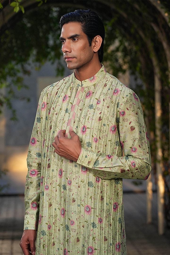 Mint Green Fine Chanderi Silk Kantha Stitch Embroidered Kurta Set by Niti Bothra Men at Pernia's Pop Up Shop