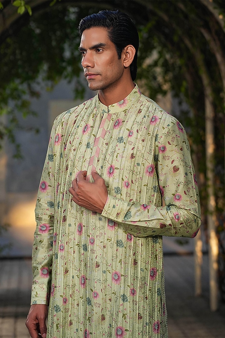 Mint Green Fine Chanderi Silk Kantha Stitch Embroidered Bundi Jacket Set by Niti Bothra Men at Pernia's Pop Up Shop