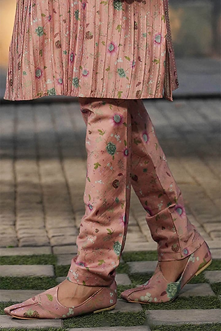 Blush Pink Fine Silk Chanderi Kantha Stitch Embroidered & Printed Kurta Set by Niti Bothra Men at Pernia's Pop Up Shop