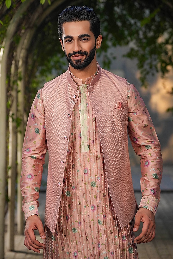 Blush Pink Fine Silk Chanderi Embroidered Bundi Jacket by Niti Bothra Men at Pernia's Pop Up Shop