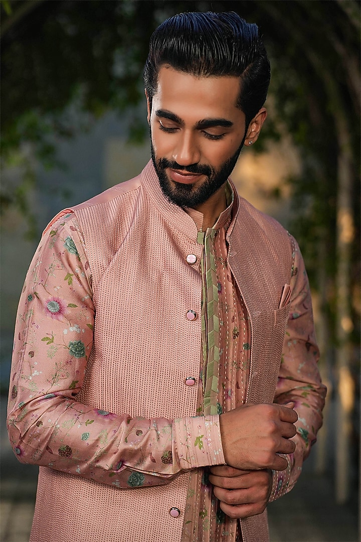 Blush Pink Fine Silk Chanderi Embroidered Bundi Jacket by Niti Bothra Men at Pernia's Pop Up Shop