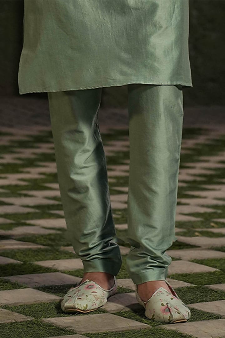Turquoise Fine Silk Chanderi Hand Embroidered Kurta Set by Niti Bothra Men at Pernia's Pop Up Shop
