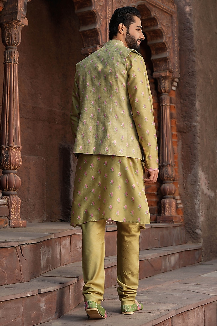 Green Fine Silk Chanderi Printed Bundi Jacket Set by Niti Bothra Men at Pernia's Pop Up Shop