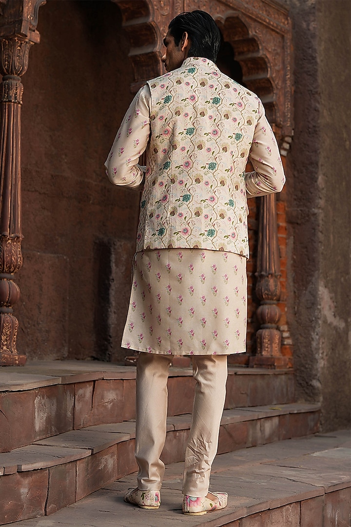 Ivory Fine Silk Chanderi Printed Bundi Jacket Set by Niti Bothra Men at Pernia's Pop Up Shop