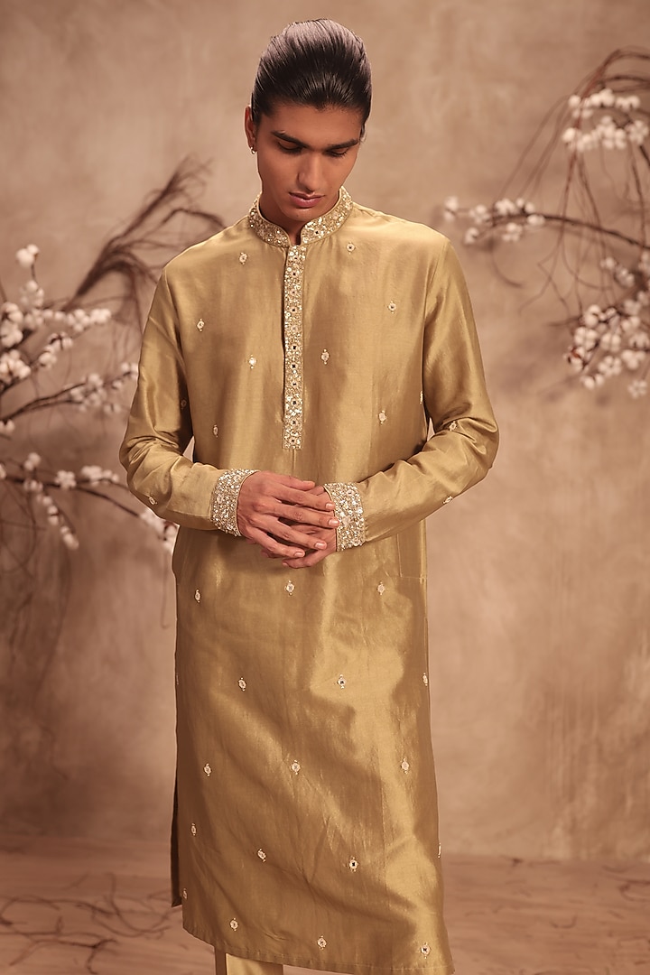 Light Green Silk Chanderi Mirror Embroidered Kurta Set by Niti Bothra Men at Pernia's Pop Up Shop