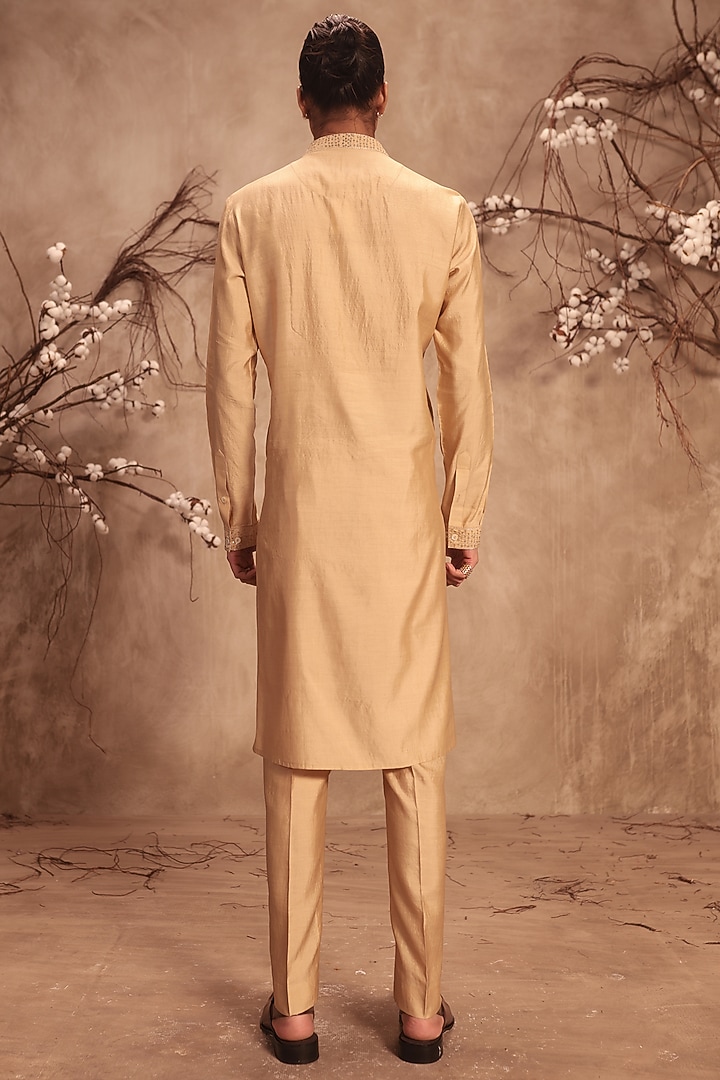 Ivory Silk Chanderi Applique Embroidered Kurta Set by Niti Bothra Men at Pernia's Pop Up Shop