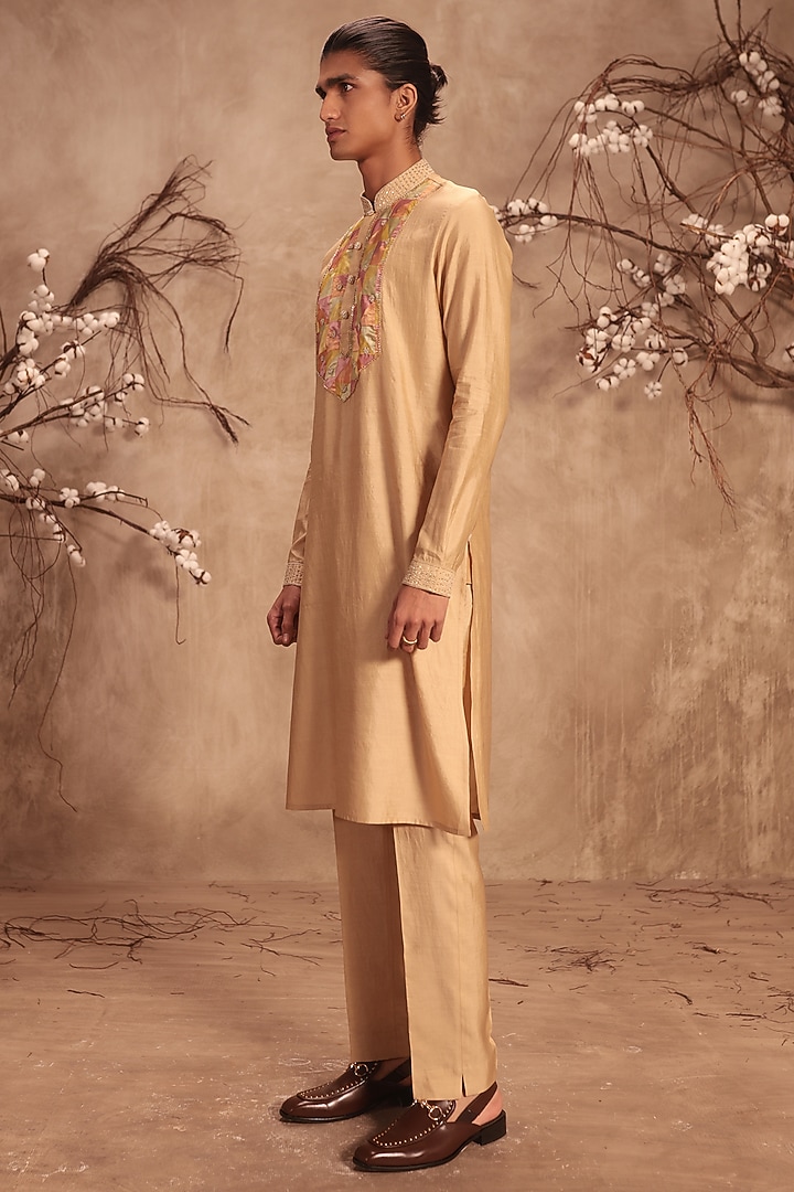 Ivory Silk Chanderi Applique Embroidered Kurta Set by Niti Bothra Men at Pernia's Pop Up Shop