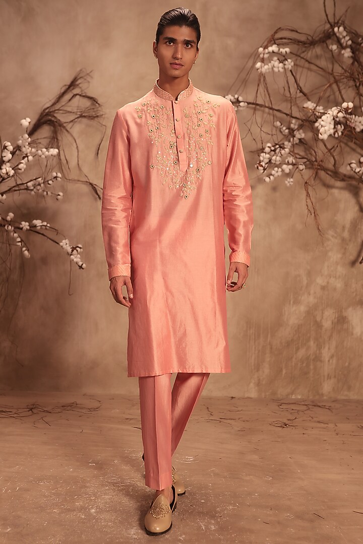 Pink Silk Chanderi Zardosi Embroidered Kurta Set by Niti Bothra Men at Pernia's Pop Up Shop