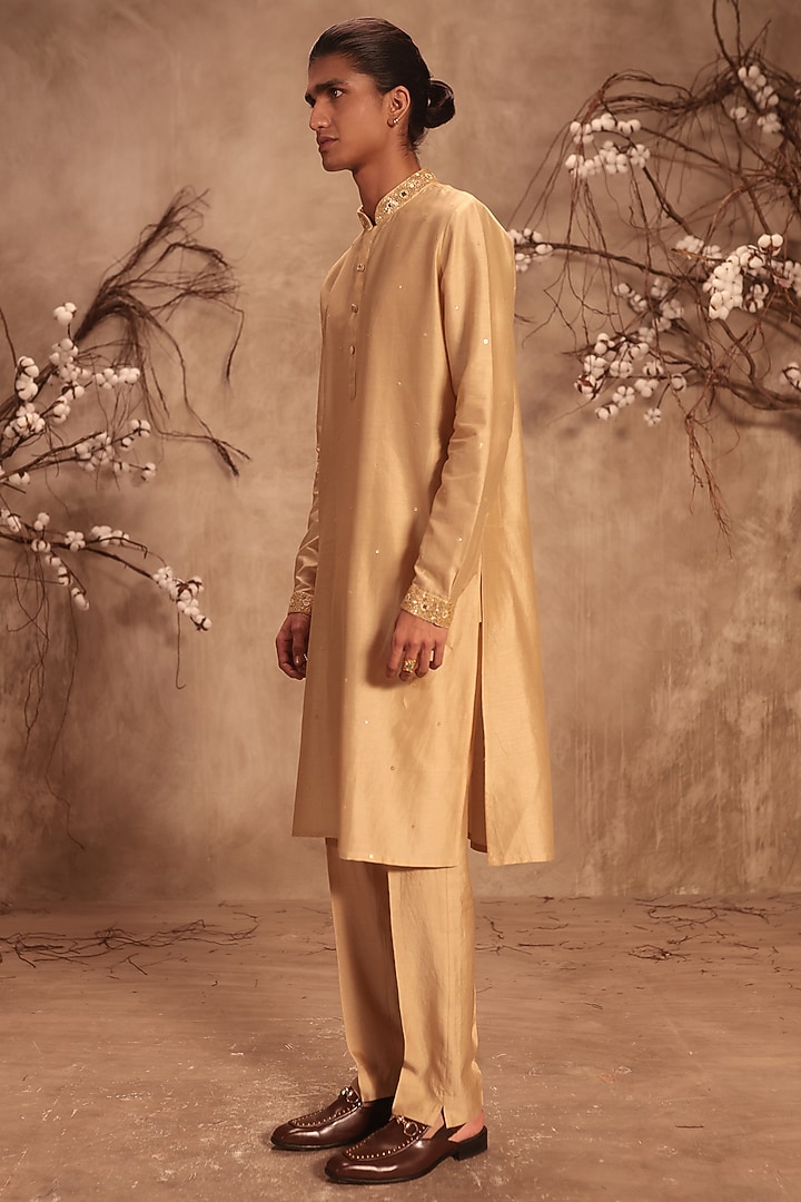 Ivory Silk Chanderi Tikki Embroidered Kurta Set by Niti Bothra Men at Pernia's Pop Up Shop