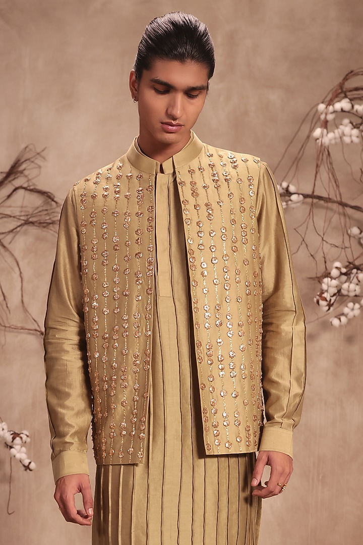 Light Green Silk Chanderi Gota Embroidered Bundi Jacket Set by Niti Bothra Men at Pernia's Pop Up Shop