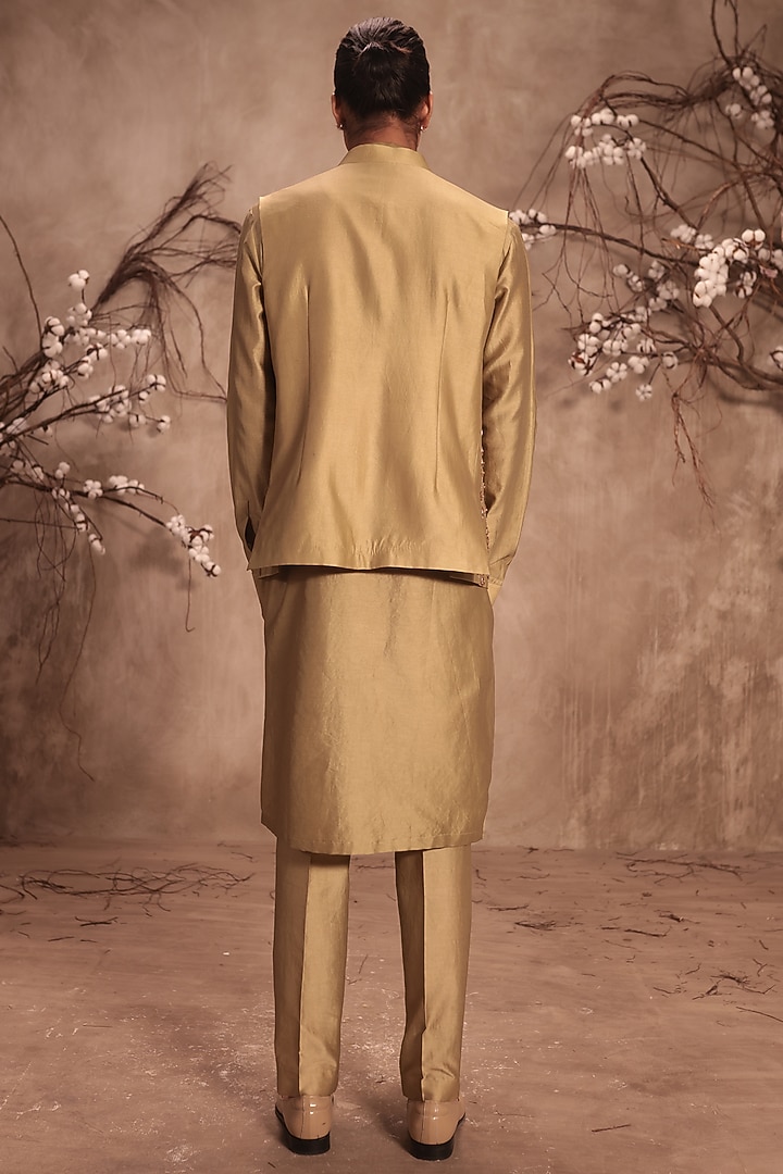 Light Green Silk Chanderi Gota Embroidered Bundi Jacket by Niti Bothra Men at Pernia's Pop Up Shop
