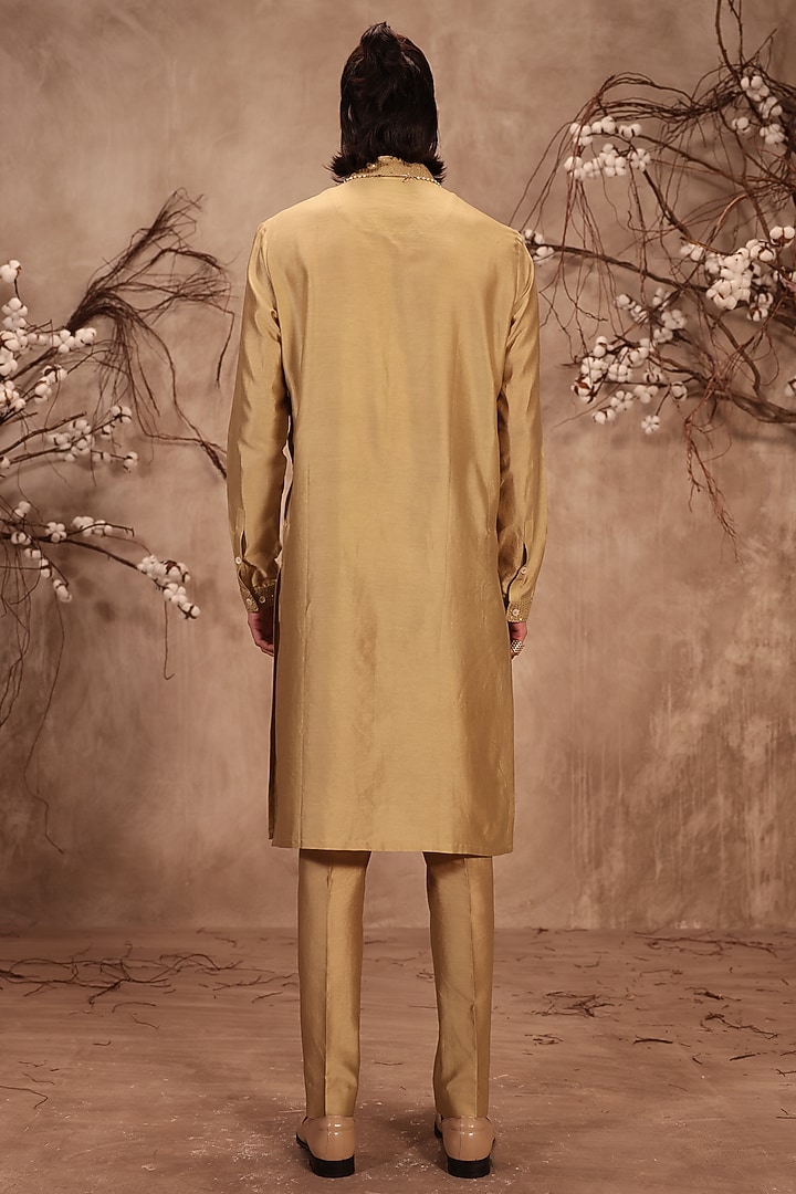 Light Green Silk Chanderi Mirror Embroidered Kurta Set by Niti Bothra Men at Pernia's Pop Up Shop