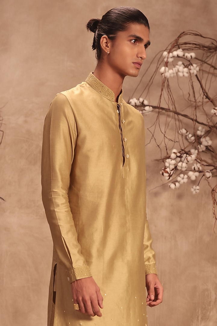 Light Green Silk Chanderi Mirror Embroidered Kurta Set by Niti Bothra Men at Pernia's Pop Up Shop
