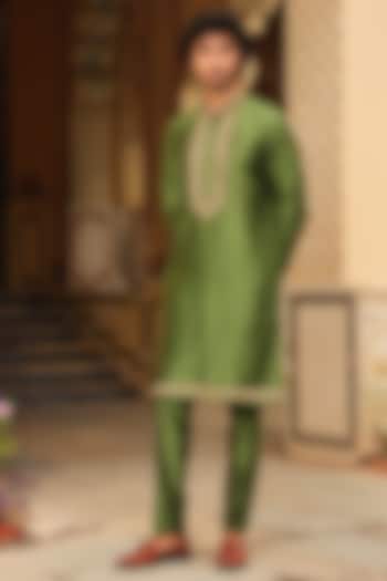 Green Silk Tencel Zari Embroidered Kurta Set by Niti Bothra Men at Pernia's Pop Up Shop