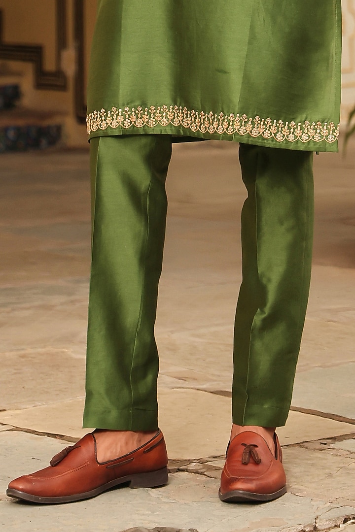 Green Silk Tencel Zari Embroidered Kurta Set by Niti Bothra Men at Pernia's Pop Up Shop