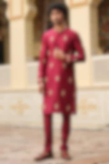 Maroon Silk Tencel Zari Embroidered Kurta Set by Niti Bothra Men at Pernia's Pop Up Shop